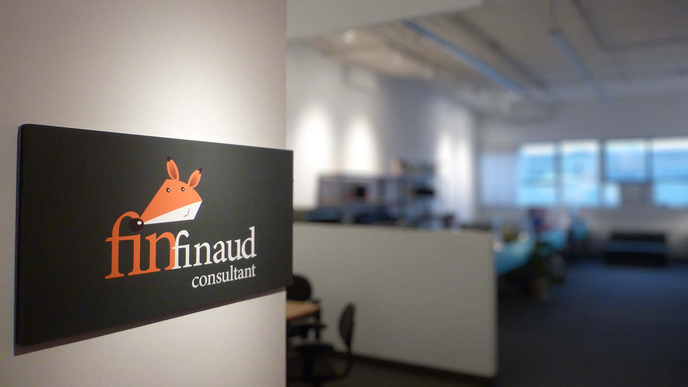 Panneau d’entrée des bureaux de Fin Finaud Consultant, développeur du logiciel Casserole.